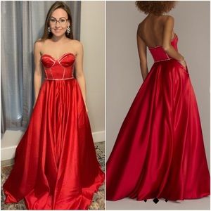 Red ballgown with pockets, detachable straps